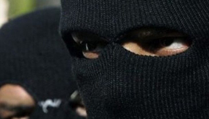 Маскирани мъже отвлякоха майка с дете Маскирани мъже отвлякоха майка с дете