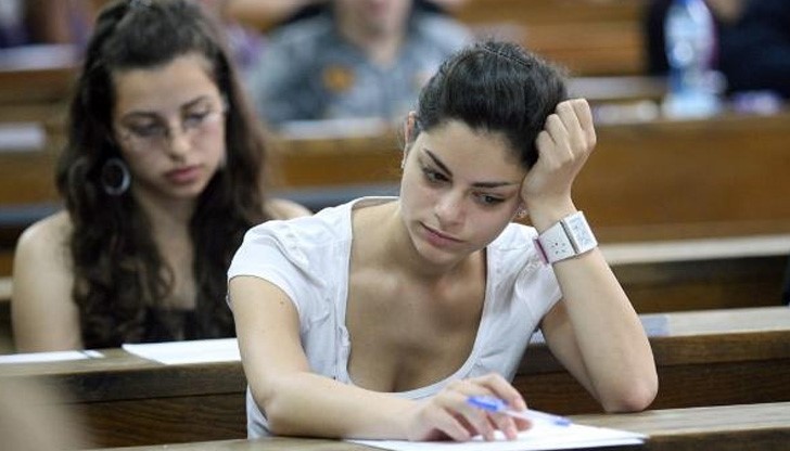 Улеснява се отпускането на студентски кредити за образование Улеснява се отпускането на студентски кредити за образование