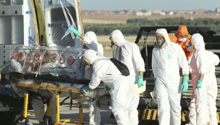Ебола настъпва към България: Румънец със симптоми на болестта се лекува в Букурещ