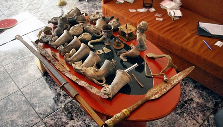 Русенец участвал в канал за търговия с ценни антики Русенец участвал в канал за търговия с ценни антики