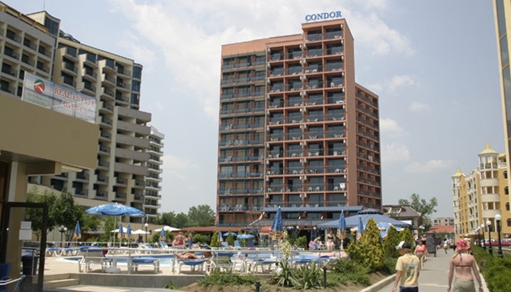 Мъж оцеля след полет от 7-ия етаж в Слънчев бряг Мъж оцеля след полет от 7-ия етаж в Слънчев бряг