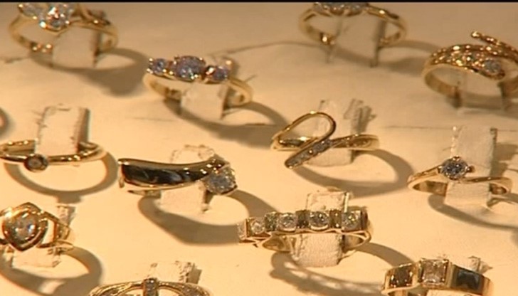 НАП разпродава на търг злато и платина на длъжници НАП разпродава на търг злато и платина на длъжници