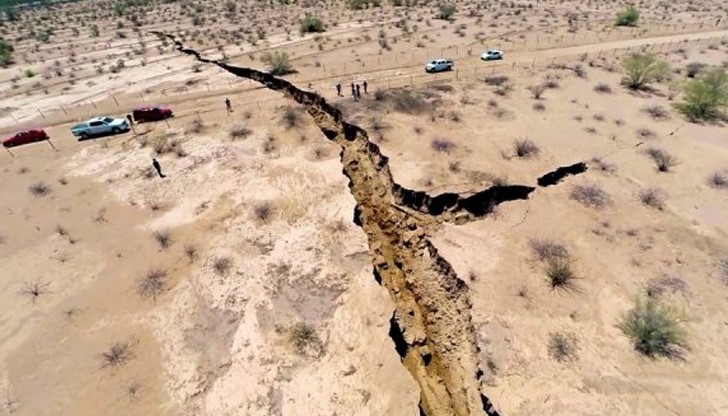 Земетресение разцепи земята в Мексико