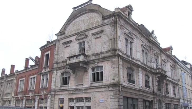Погват нехайни собственици на сгради в центъра на Русе Погват нехайни собственици на сгради в центъра на Русе