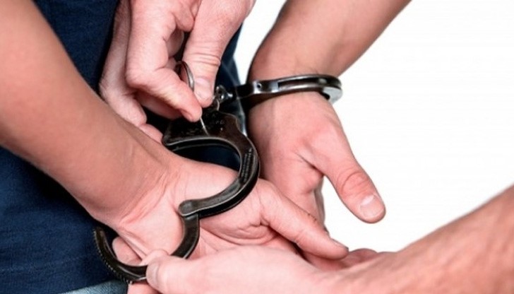 Задържаха двама братя за жилищни обири Задържаха двама братя за жилищни обири