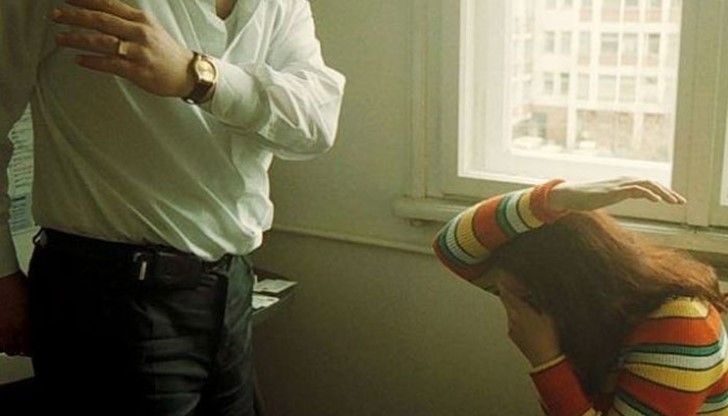 Разярен мъж изби зъбите на гаджето си Разярен мъж изби зъбите на гаджето си