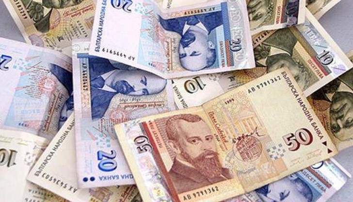 Нова схема точи пари от прохождащи бизнесмени в Русе