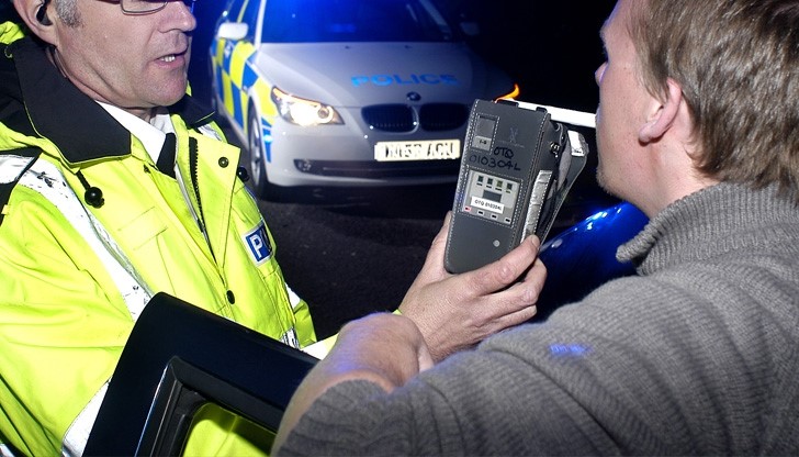 Заловиха пиян и без книжка зад волана Заловиха пиян и без книжка зад волана