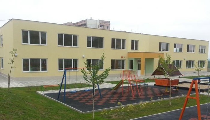 "СВЕТИЛНИК" в кв. "Чародейка" започва работа