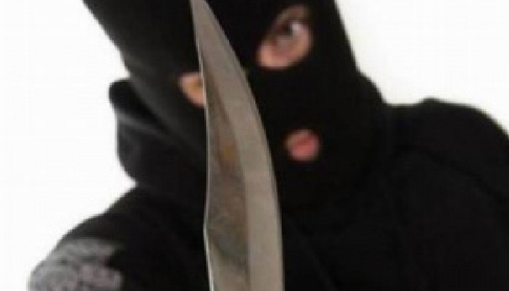 Маскиран мъж обра магазин в Русе Маскиран мъж обра магазин в Русе