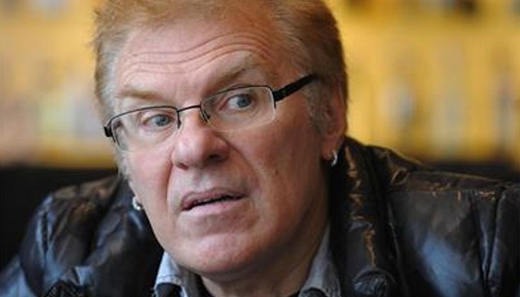 Обраха Васил Найденов на бензиностанция по стара схема