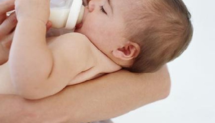 Кръстиха намереното в плик пеленаче Александрина