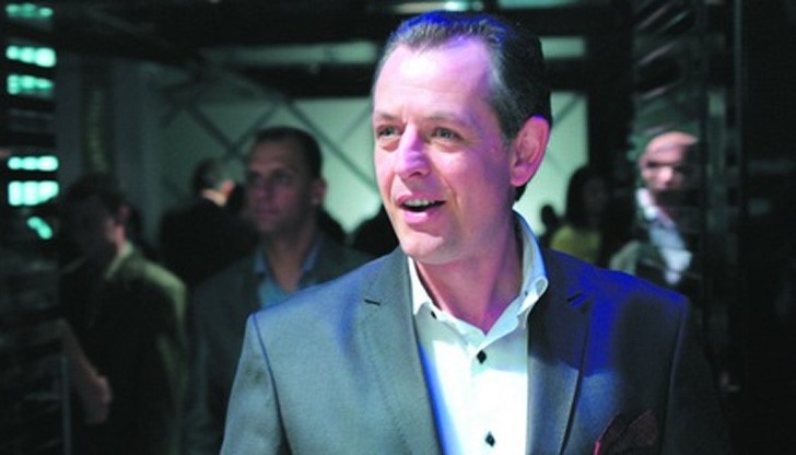 Джаро става учител Джаро става учител