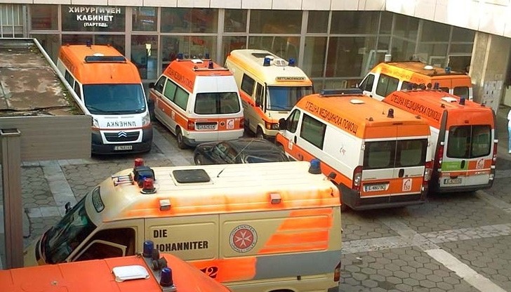 Откриха мъртва жена в дома й, била без дрехи и със синини по врата Откриха мъртва жена в дома й, била без дрехи и със синини по врата