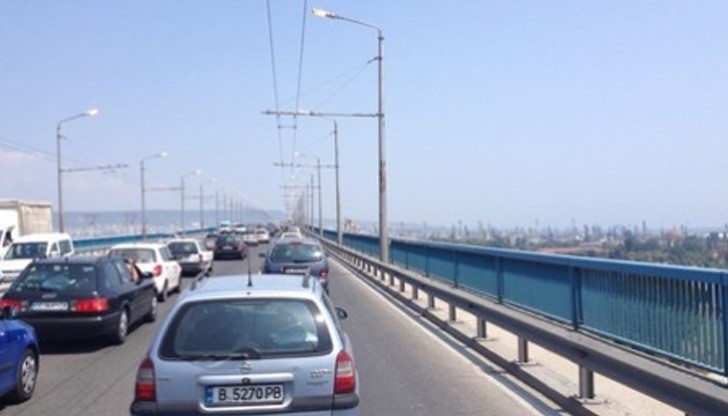 Рекордно задръстване блокира Варна