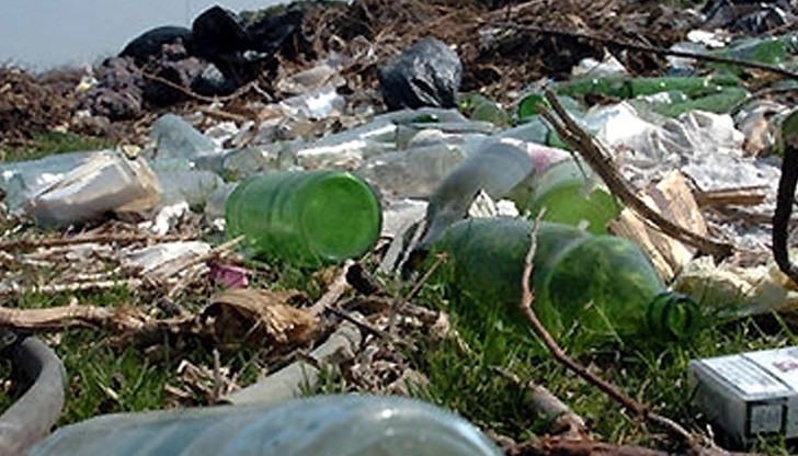 Близо 90 тона боклуци са извозени от 3 незаконни сметища в Русе Близо 90 тона боклуци са извозени от 3 незаконни сметища в Русе