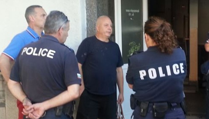 Кабината на асансьора убиец се клатела и скърцала от седмица Кабината на асансьора убиец се клатела и скърцала от седмица