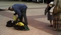 Циганин търгува с крадени орехи в центъра на Русе