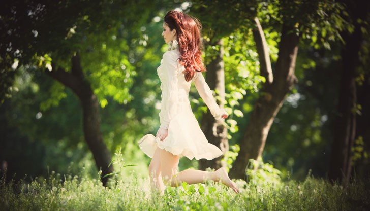 <p>Вярвам, че за всяко нещо си има причина. Хората се променят, за да се научиш да не се привързваш. Нещата се объркват, за да можеш да ги оцениш, когато са наред. Вярваш на лъжи и се разочароваш, за да се научиш в крайна сметка да се доверяваш единствено на себе си.... А хубавите неща понякога се разпадат, за да може още по-хубаво да се наредят</p>
