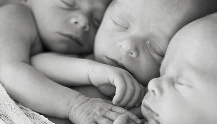 Майката Емилия е на 23 г. и е от поповското село Априлово