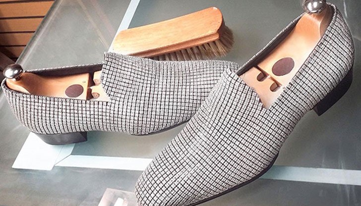 За направата на тези обувки са използвани над 14 000 кръгли бели диаманта, общо около 340 карата