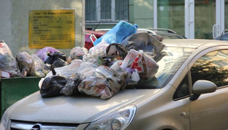 Граждани се изгавриха с неправилно паркиран автомобил