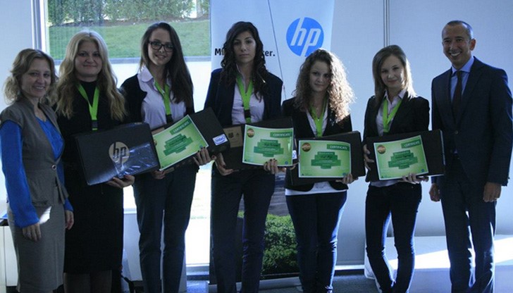 Отборът „SENS Mobile” получи последно поколение таблети от Hewlett-Packard