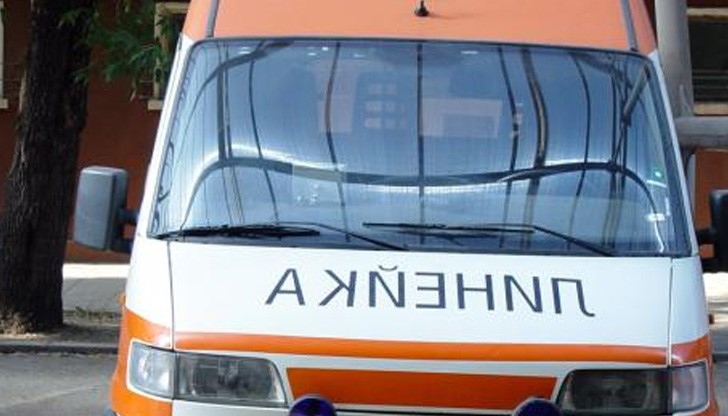 В резултат на удара с порезна рана на главата е пострадала пешеходката В резултат на удара с порезна рана на главата е пострадала пешеходката