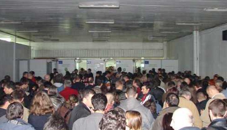 В деня на изборите също ще се издават удостоверения, но от 8 до 18 часа В деня на изборите също ще се издават удостоверения, но от 8 до 18 часа