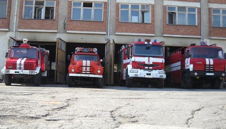 Пожарникари и спасители в Русе честват професионалния си празник