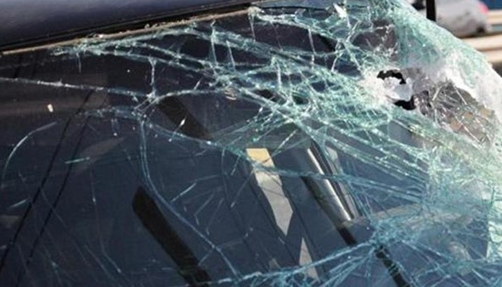 7 автомобила се нанизаха във верижна катастрофа край Кресна