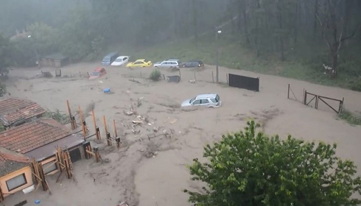 БЧК поде кампания за набиране на средства за пострадалите от наводненията БЧК поде кампания за набиране на средства за пострадалите от наводненията