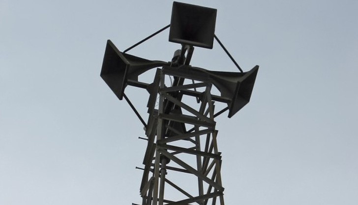 На други пет места се използват ръчни сирени На други пет места се използват ръчни сирени