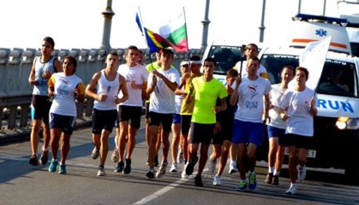 Основател на Пробега за мир е индийският философ, поет, музикант и спортист Шри Чинмой