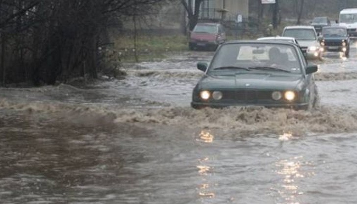 Наводнения в Пазарджик и Сливен след дъждовете
