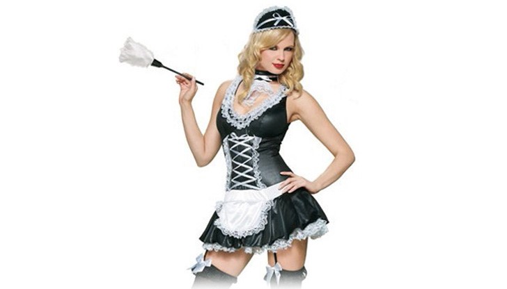 За около 34 на сто от мъжете най-популярна е униформата на френската камериерка