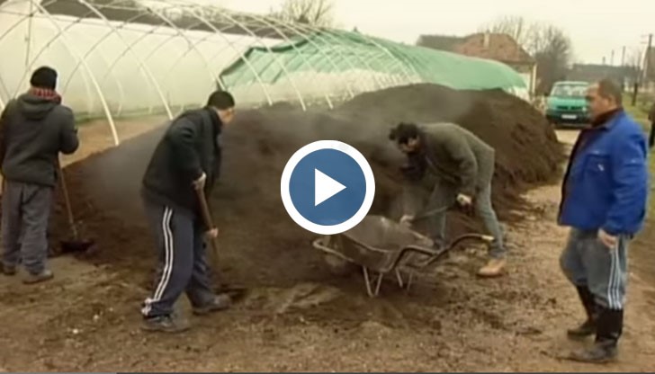 Кмет успя да отърве съселяните си от мизерията, да ги накара да работят здраво