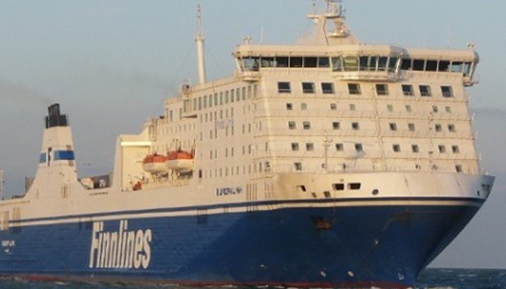 На борда е имало около 760 души – екипаж и пътници, сред които и български туристи