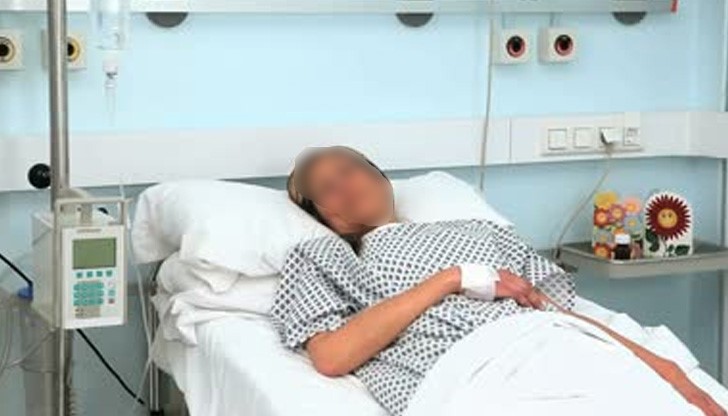 Жената е под непрекъснато лекарско наблюдение Жената е под непрекъснато лекарско наблюдение