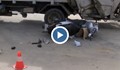 Моторист се заби в боклукчийски камион
