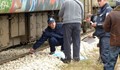 Влак удари ученичка, момичето бере душа в русенската болница