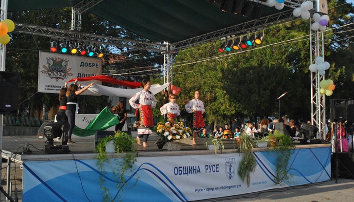 След проведен референдум сред жителите на 14.10.2009 г., селото се отделя от община Ветово и се утвърждава в границите на община Русе