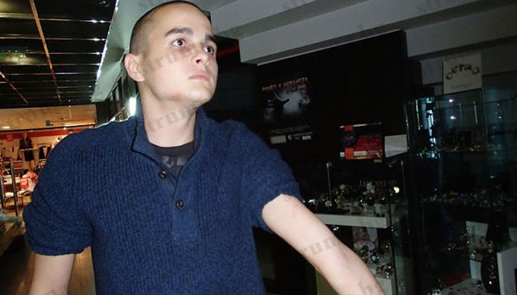 Племенникът на президента Росен Плевнелиев бе арестуван и удрян в полицейско бюро Племенникът на президента Росен Плевнелиев бе арестуван и удрян в полицейско бюро