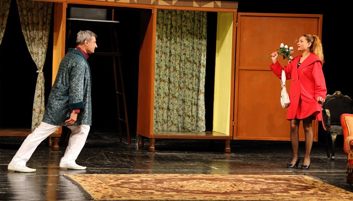 Русенският театър вече има втора каса – в „Канев център“, която е ориентирана към студентите Русенският театър вече има втора каса – в „Канев център“, която е ориентирана към студентите