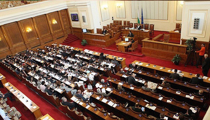 12 октомври е крайният срок, в който Централната избирателна комисия трябва да обяви имената на избраните депутати
