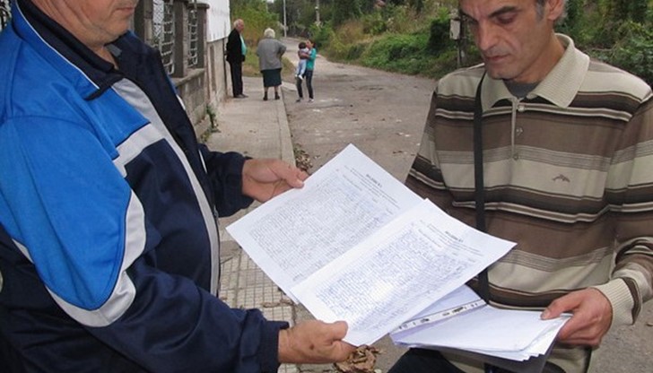 Зам.-кметът по устройство на територията Димитър Наков обясни, че районът е определен за социална зона още преди 2 години