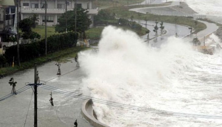 Жертвите на  тайфуна „Фанфон” засега са само трима американци и един местен.