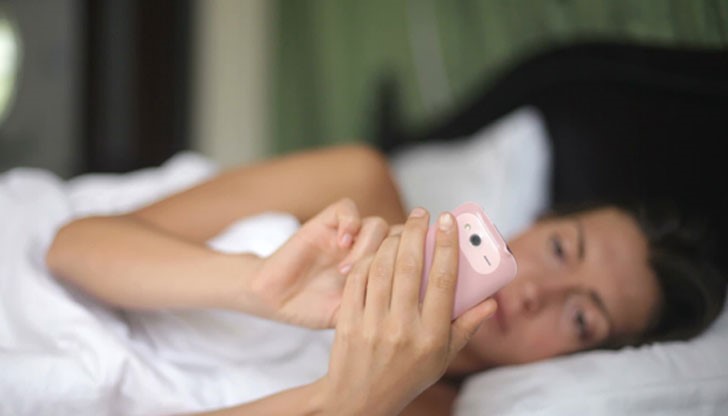 Светлината от екраните на телефоните и компютрите или уличното осветление могат да причинят напълняване