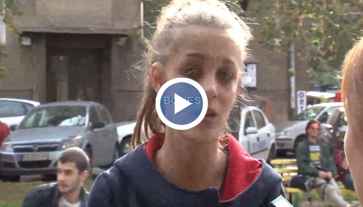 По думите на Борислава, при обиска тя е съблечена гола до кръста, а неизвестна засега служителка на 4-то РПУ си позволява дори да бръкне в панталоните й