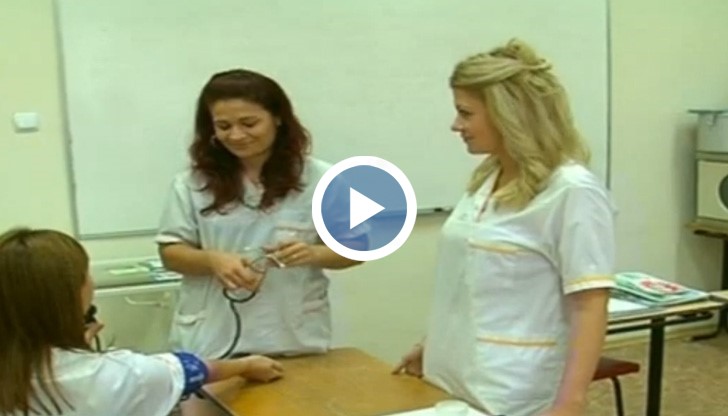 Освен медицински сестри, проучване на Русенския университет сочи, че в Североизточна България има свободни места за 200 акушерки